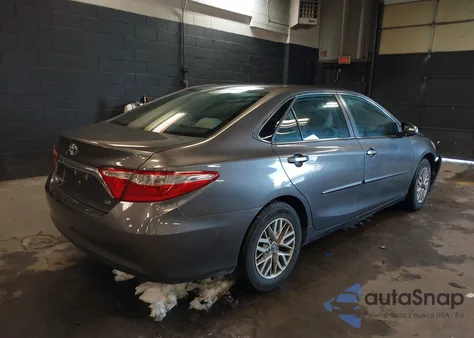 2017 Toyota Camry Le z USA, uszkodzony, nr VIN 4T1BF1FK2HU786888